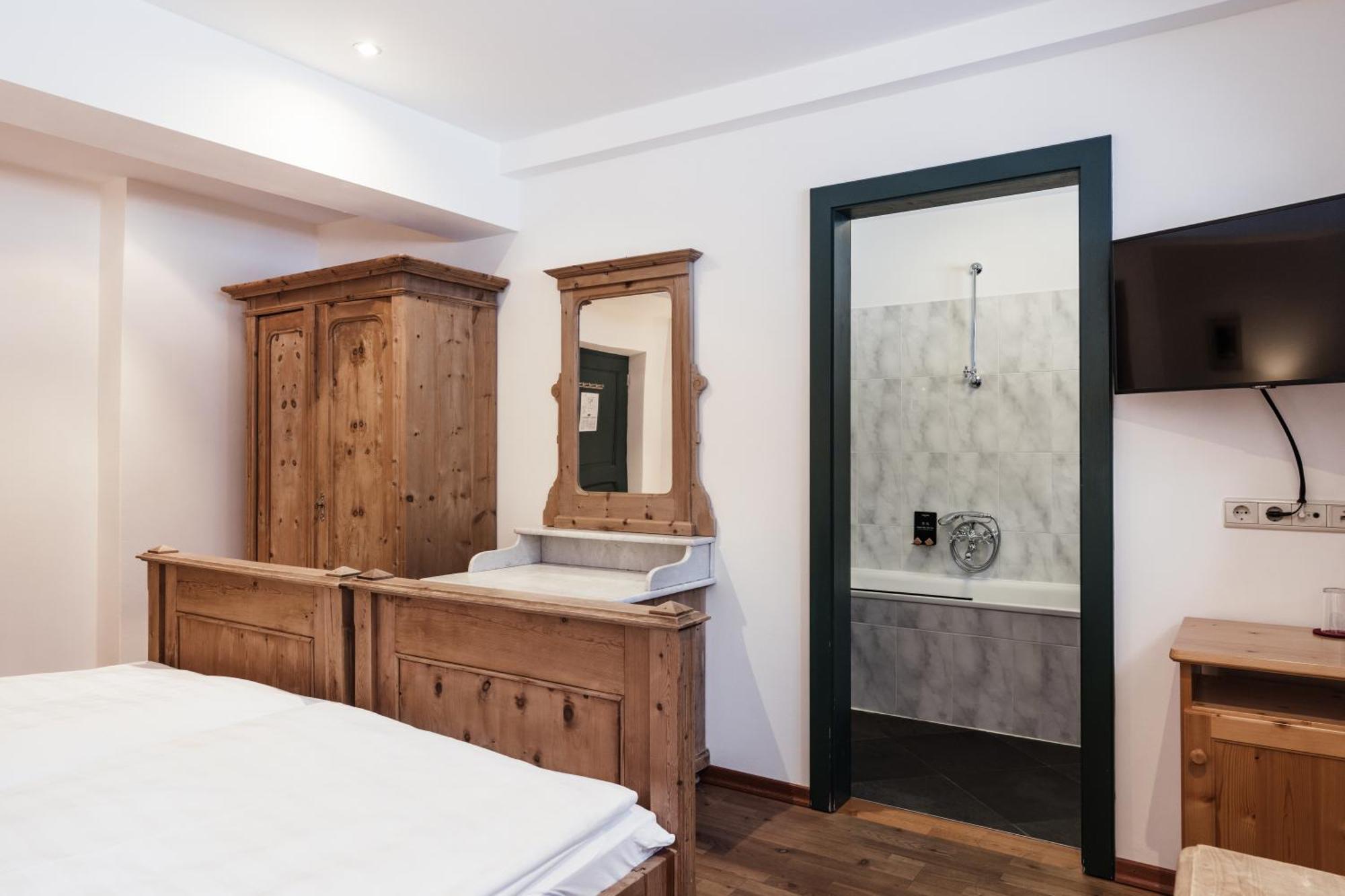 Sexten Hotel Dolomitenhof & Chalet Alte Post מראה חיצוני תמונה