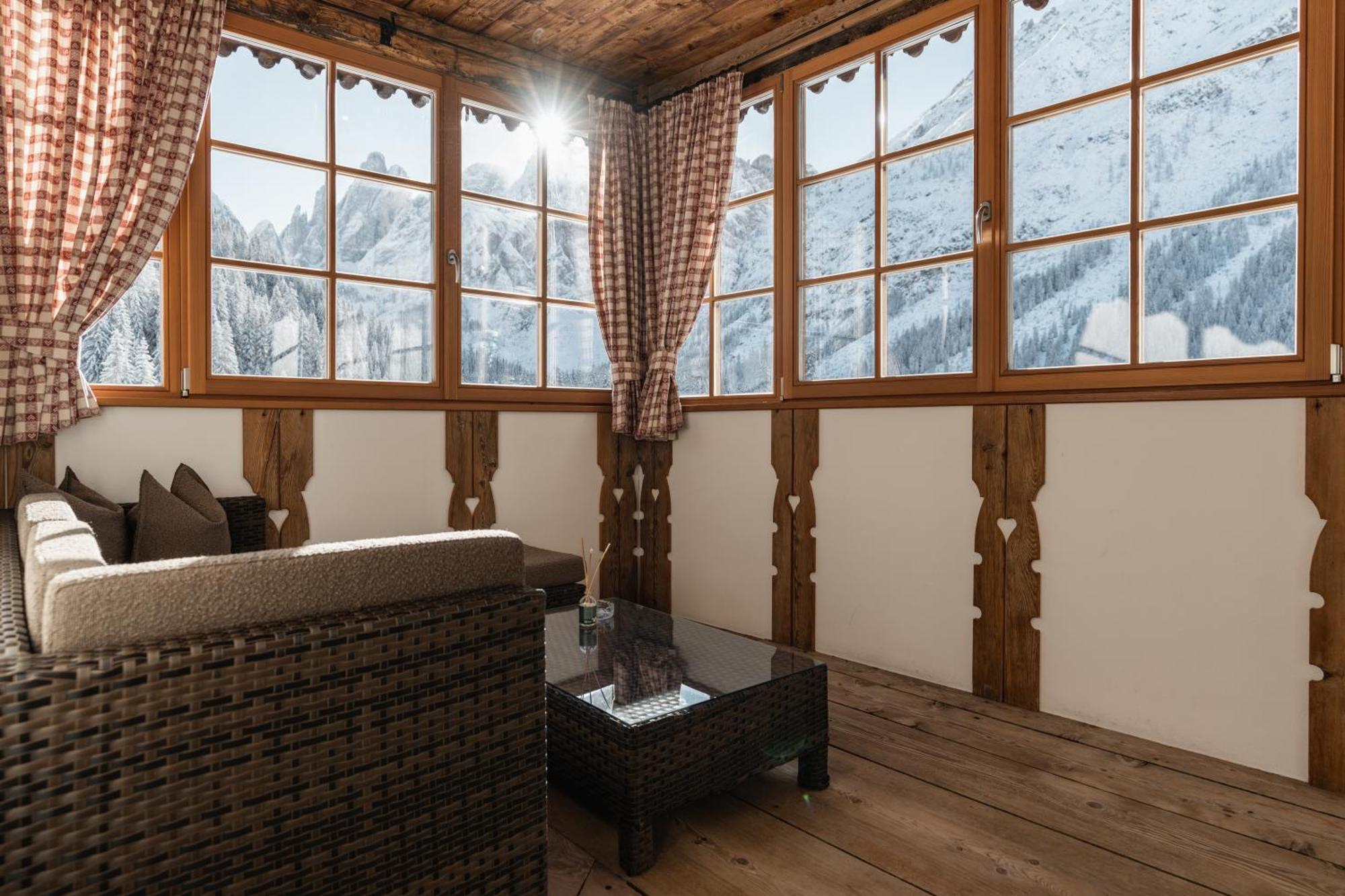 Sexten Hotel Dolomitenhof & Chalet Alte Post מראה חיצוני תמונה