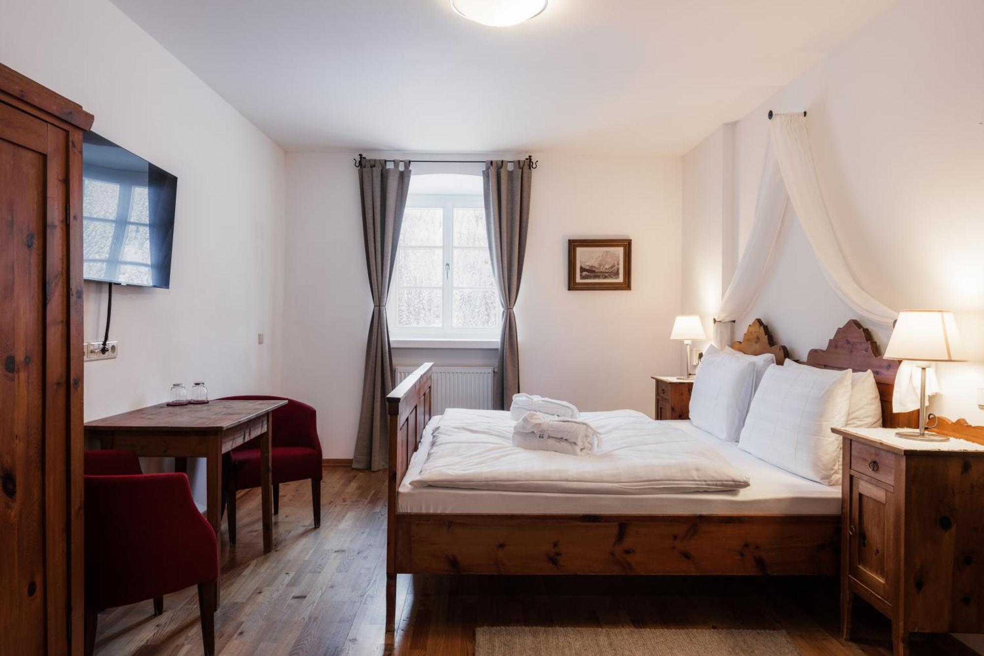 Sexten Hotel Dolomitenhof & Chalet Alte Post מראה חיצוני תמונה