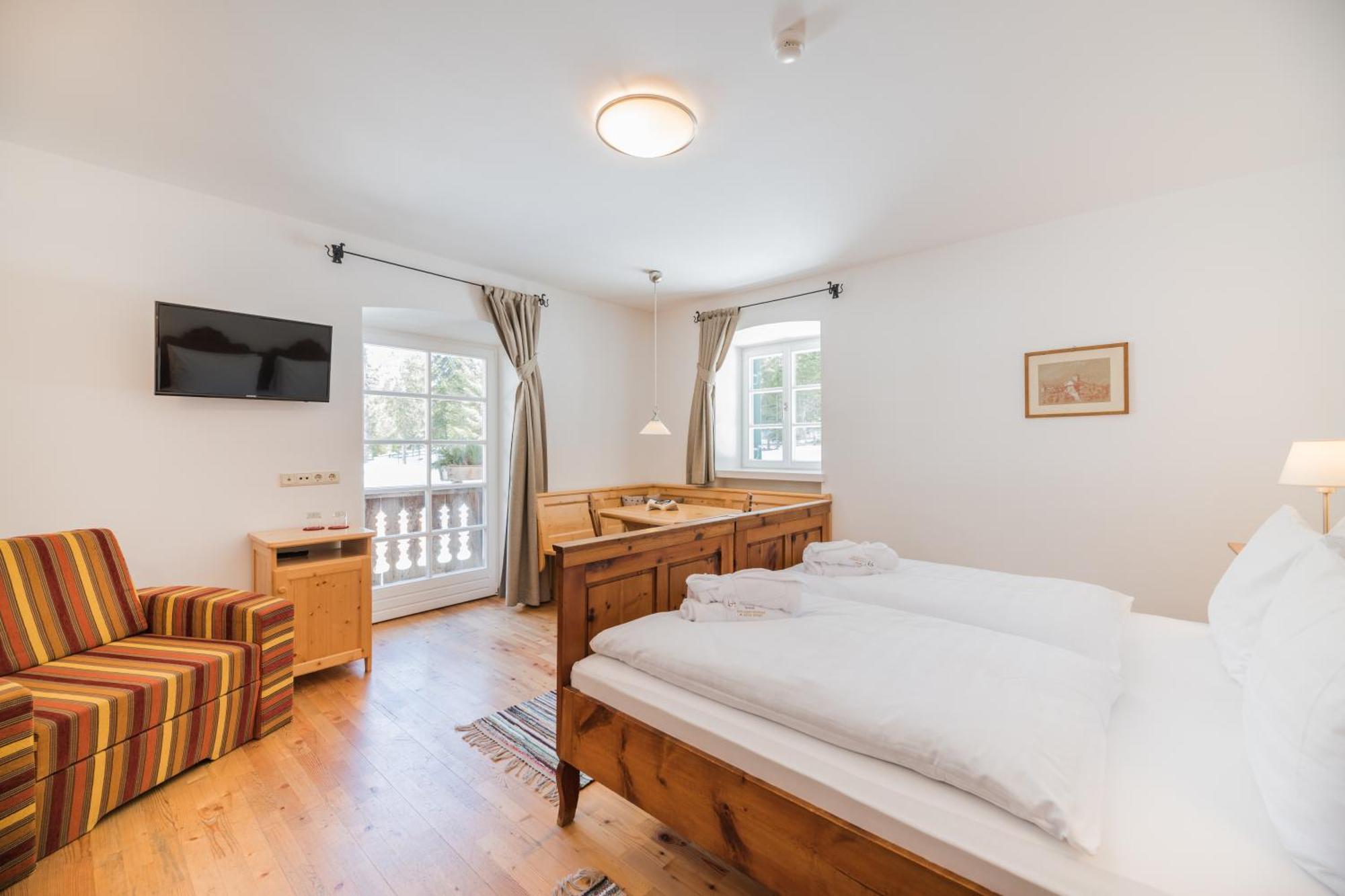 Sexten Hotel Dolomitenhof & Chalet Alte Post מראה חיצוני תמונה