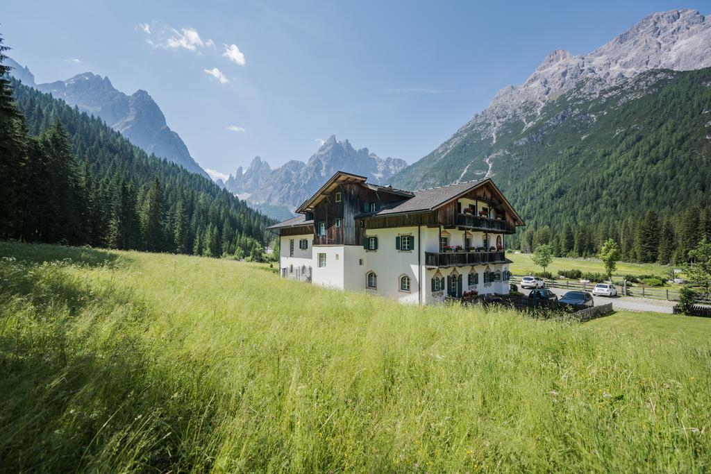 Sexten Hotel Dolomitenhof & Chalet Alte Post מראה חיצוני תמונה